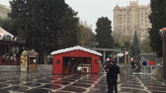 BAKU, Freddo pungente ma la neve non attacca