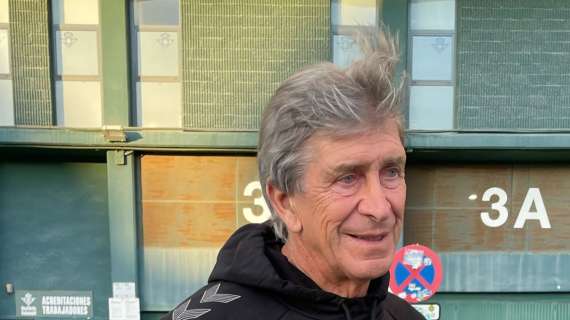 Betis, Pellegrini si ferma a parlare con i tifosi fuori dallo stadio