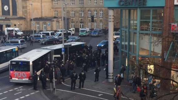 VIDEO FV, Il corteo viola ai pullman per lo stadio