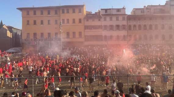 Calcio Storico, non c'è partita: i Rossi dominano i Verdi e si confermano campioni