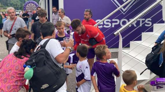 VIDEO FV, Autografi per Castrovilli al Village 