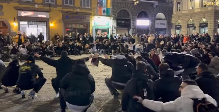 Tifosi greci invadono Firenze, in tanti senza biglietto ma situazione per ora sotto controllo