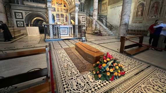 FOTO FV, Tanti volti noti alle esequie di M. Lazzerini