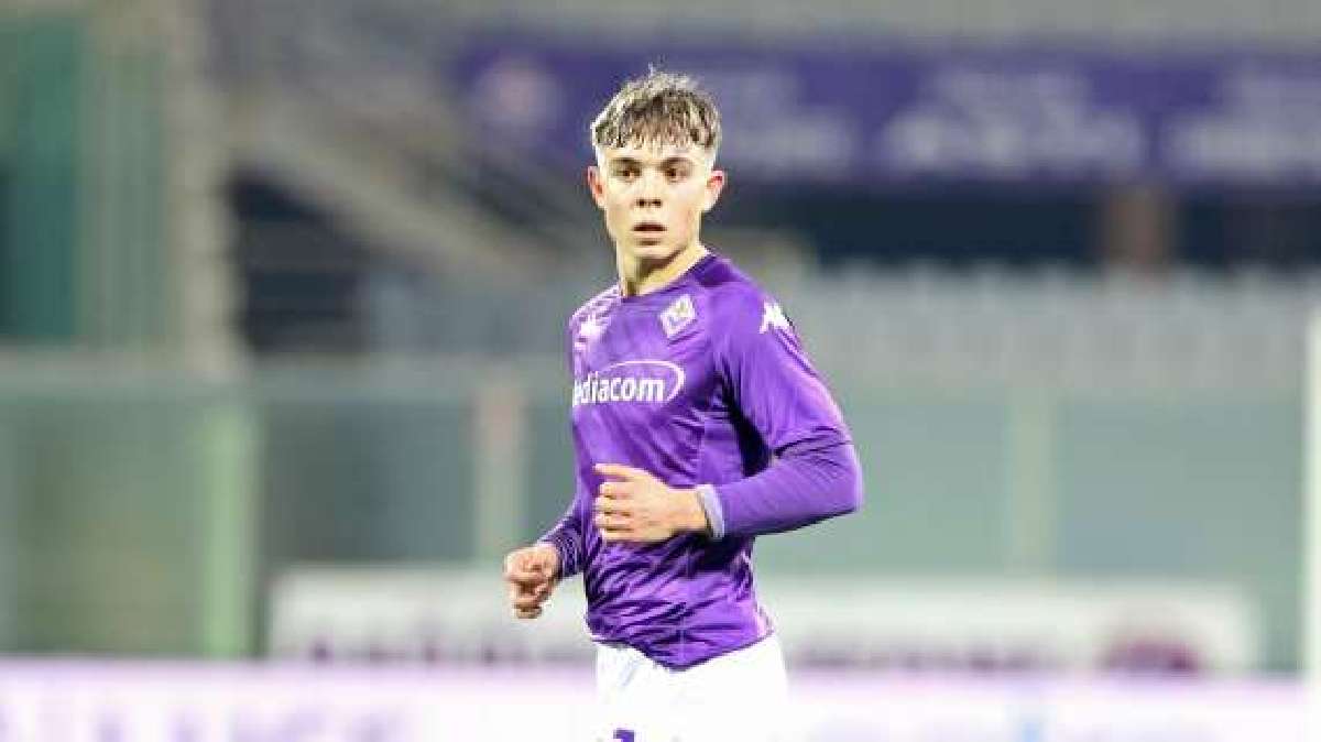 Lorenzo Amatucci Acf Fiorentina U19 Celebrates 新闻传媒库存照片- 库存图片