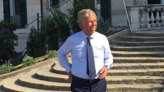 Genoa, il presidente Enrico Preziosi a seguire l'allenamento della squadra
