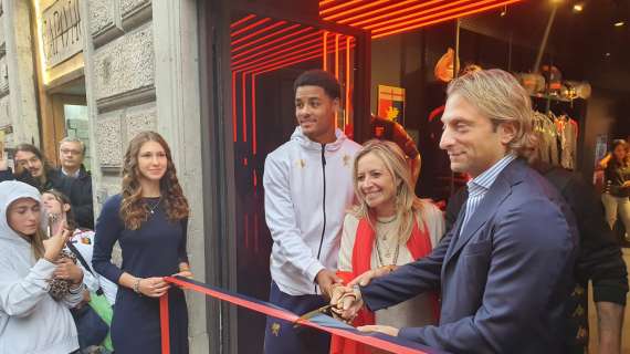 Genoa, l'inaugurazione dello store in via XX,  l'intervento di Ricciardella