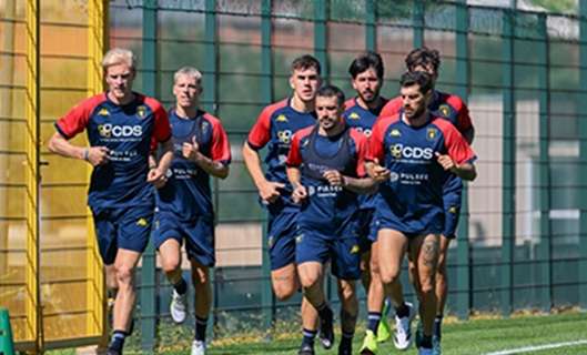 Genoa, palestra più campo nella mattinata al Signorini