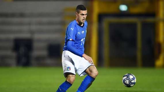 Genoa, agente Favilli: "Resterà rossoblu e diventerà il centravanti della Nazionale"