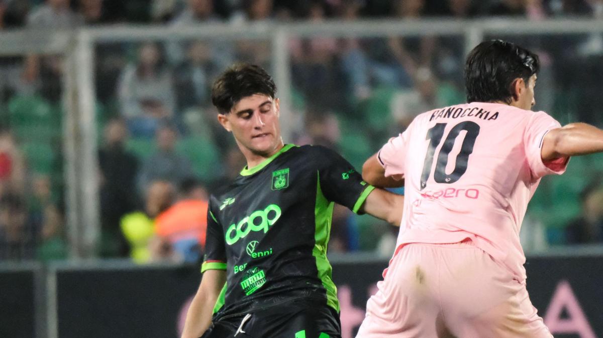 Liberali ha una clausola da 6 milioni di euro: diversi club di Serie A sul giocatore del Catanzaro