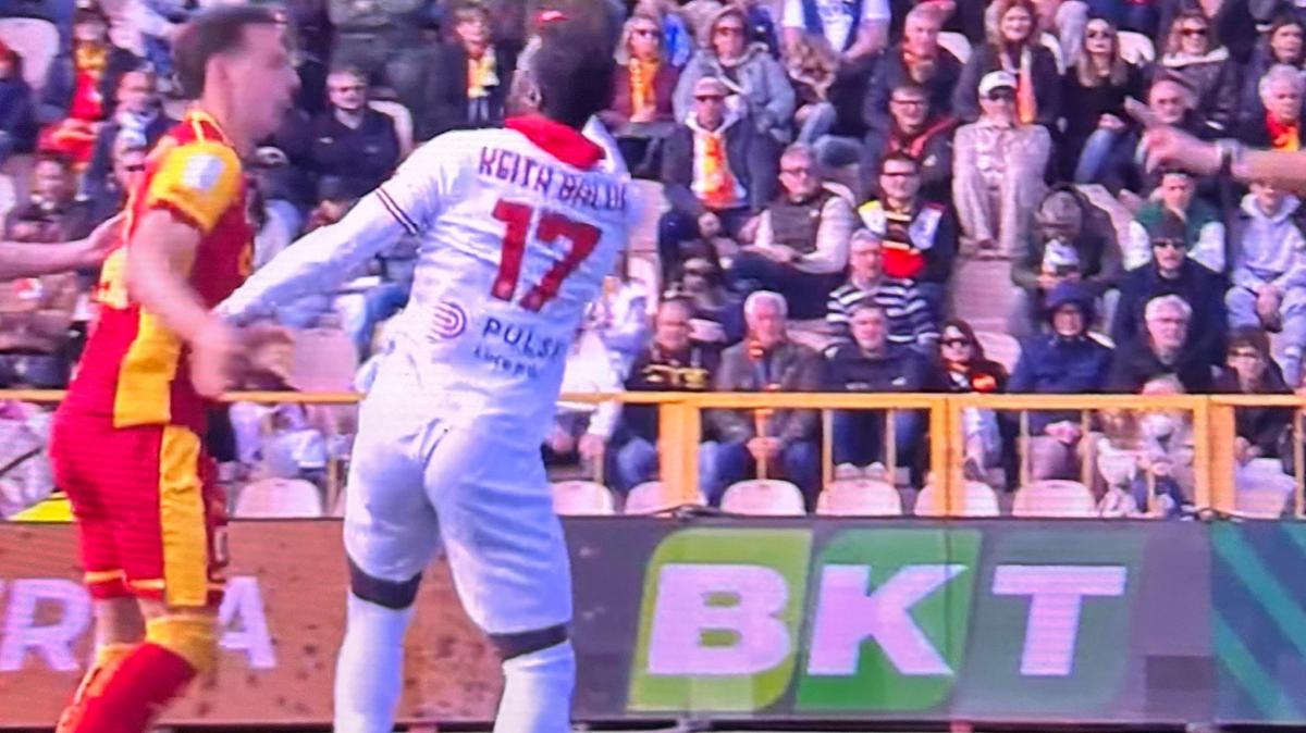 Keita espulso per reazione: Monza in nove uomini contro il Catanzaro