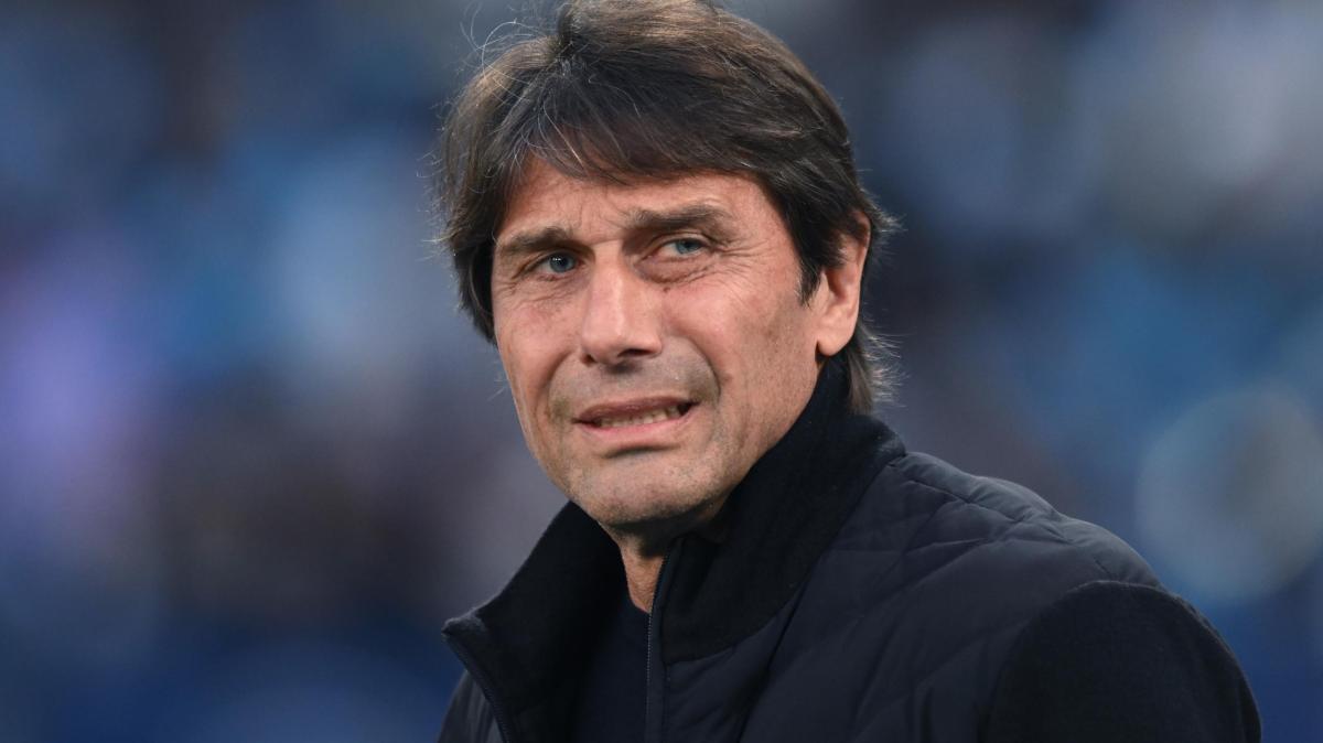 Napoli, Conte: "Guardiamo chi c'è davanti, deve essere uno stimolo"