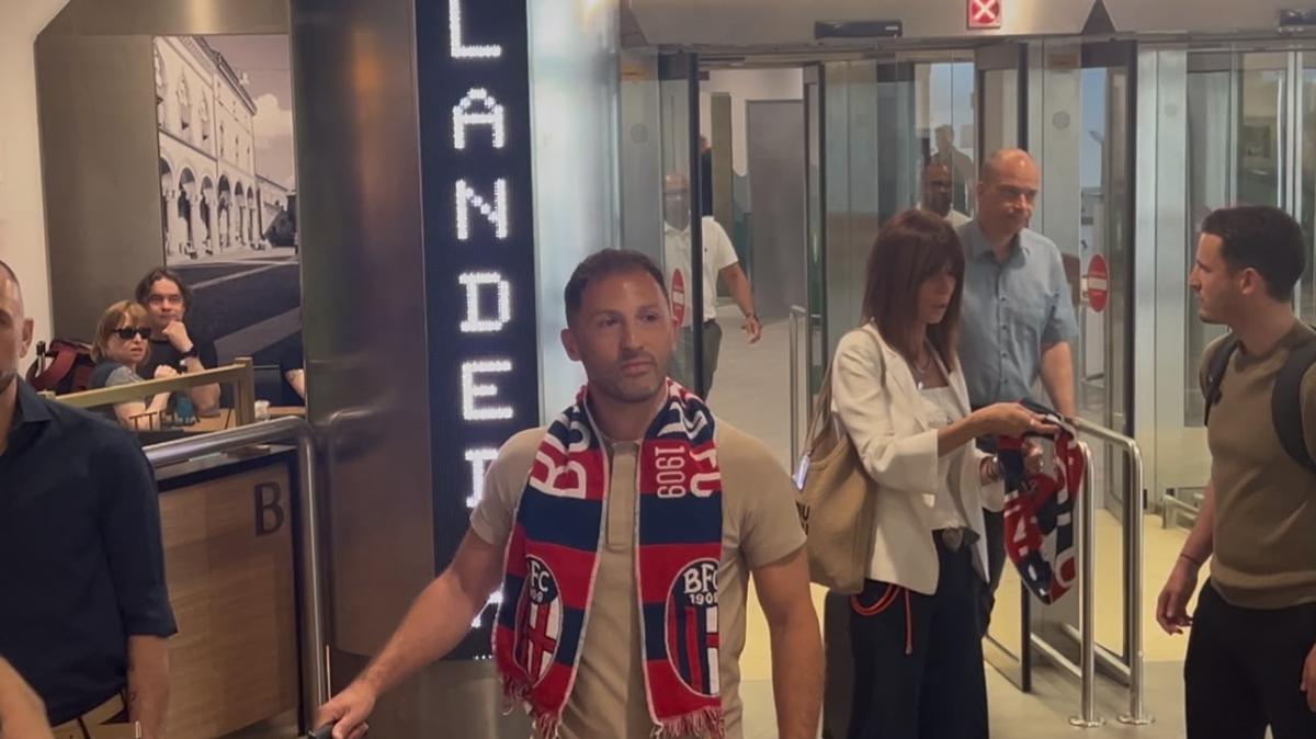 Bologna, Domenico Tedesco è atterrato in città | FOTO