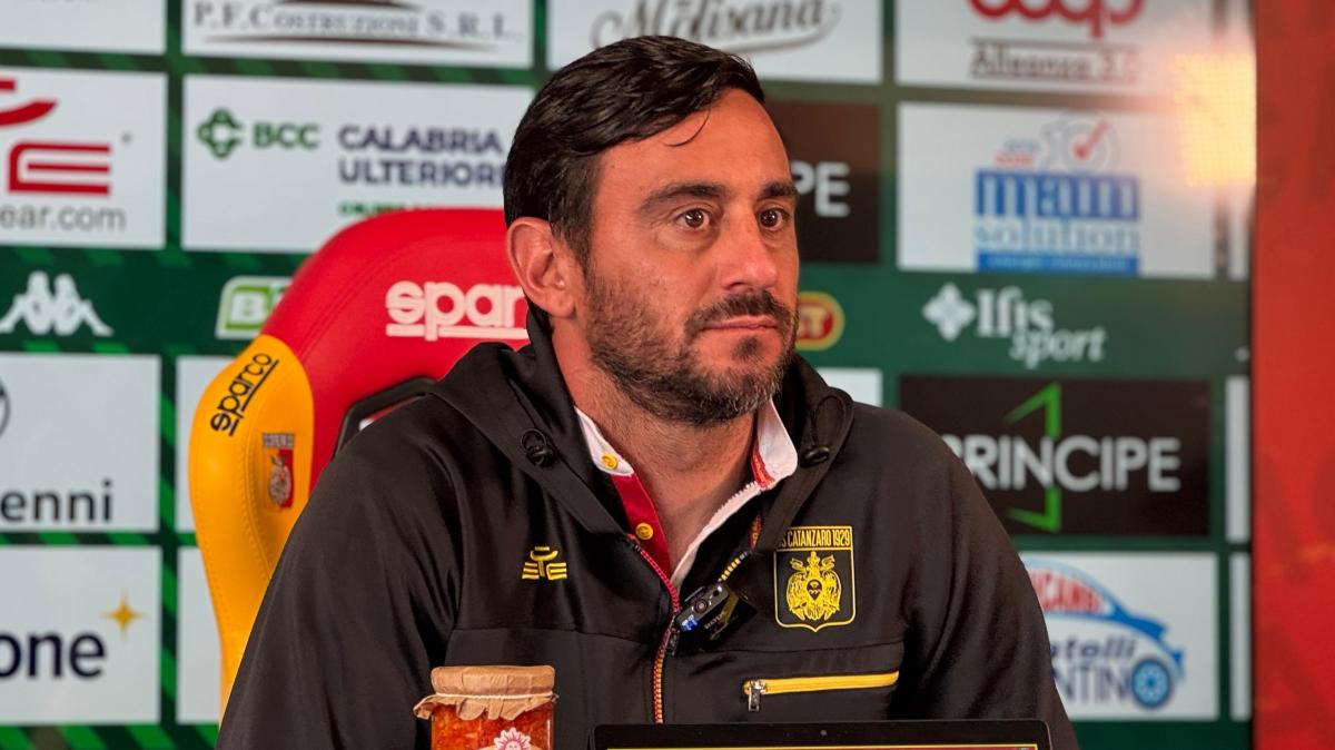 Catanzaro, Aquilani: “Contro l’Avellino la partita più importante della mia carriera da allenatore”