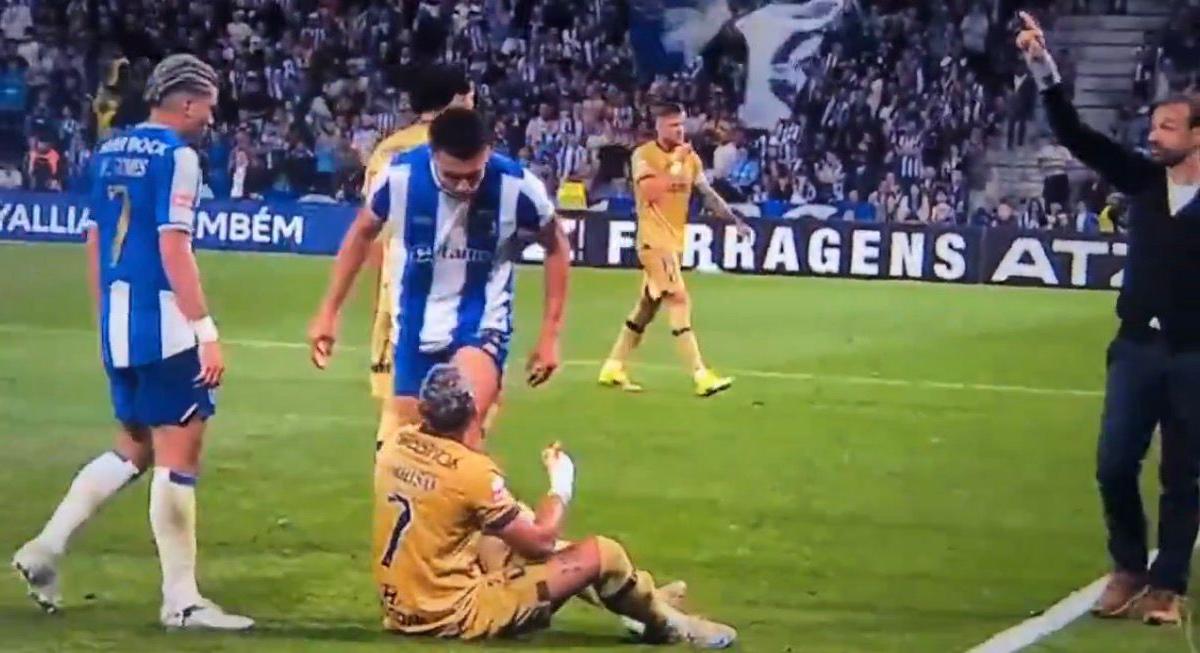 Alberto Costa risponde alle critiche: "Non ho mai sputato al mio collega"