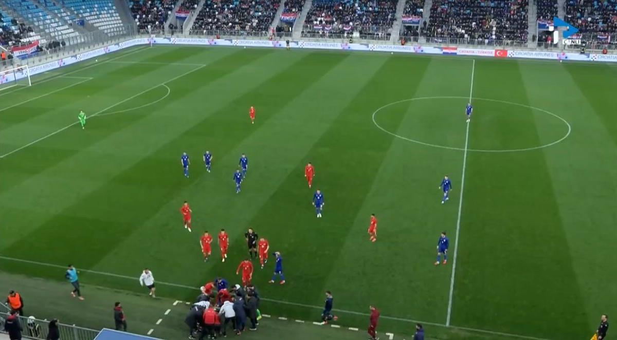 Turchia U21, il C.t. scivola e sbatte la testa: partita sospesa