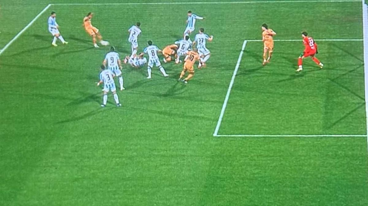 Pescara-Spezia, annullato il gol di Sernicola dopo OFR