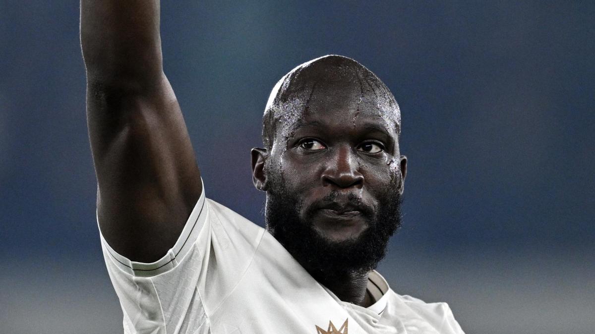 Napoli, continua il braccio di ferro con Lukaku: il belga può finire fuori rosa