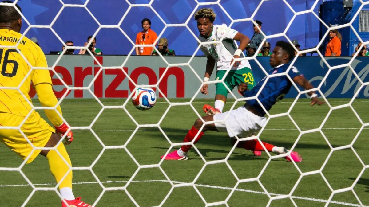 Dai ring di Parigi al gol contro la Francia: Mbaye splende col Senegal