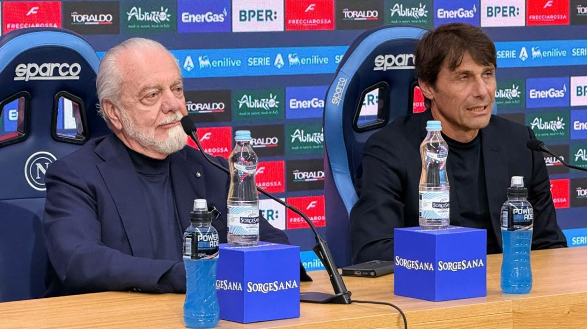 Napoli, Conte saluta: "Ringrazio il presidente per l'opportunità, decisione presa un mese fa"