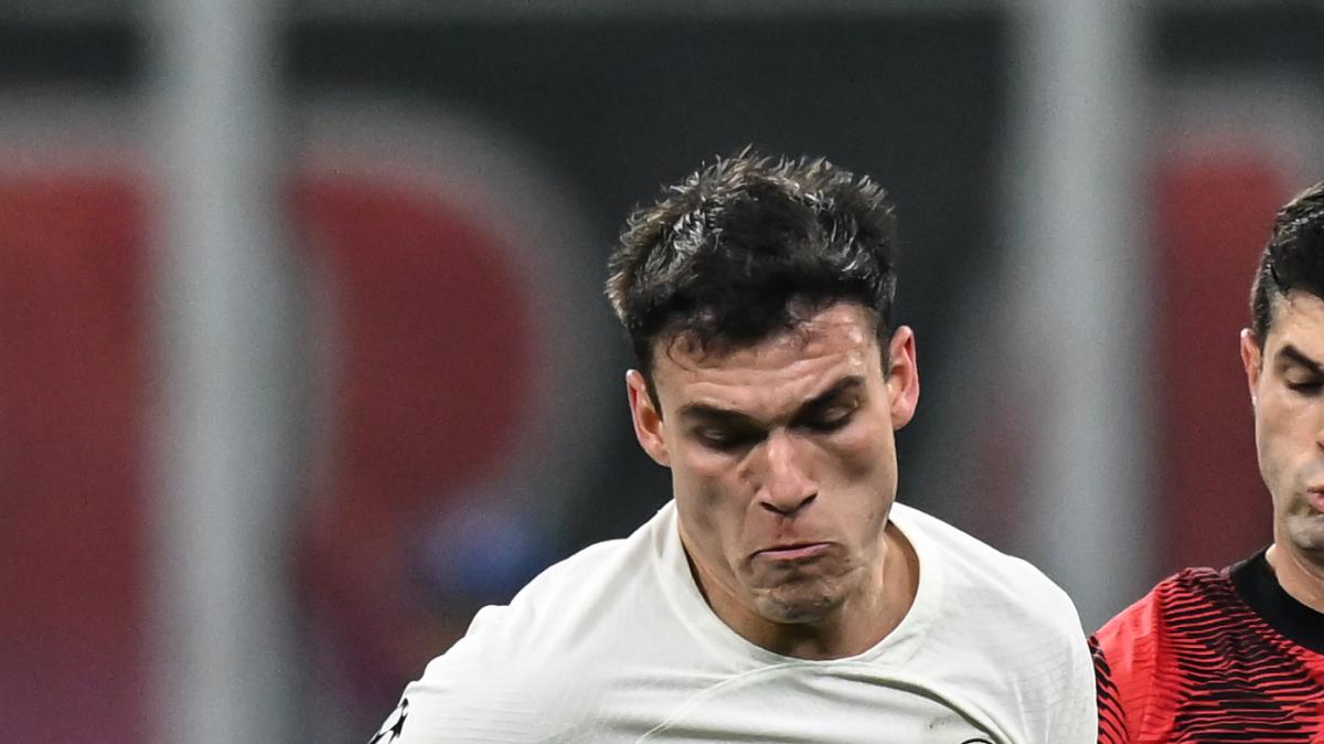 Inghilterra-Uruguay, Ugarte ammonito due volte ma non viene espulso: cosa è successo