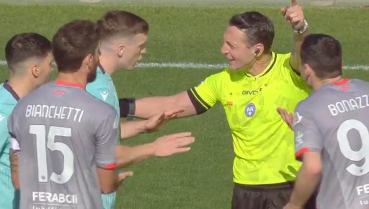 Succede di tutto in Cremonese-Bologna: due rossi e un rigore nel finale