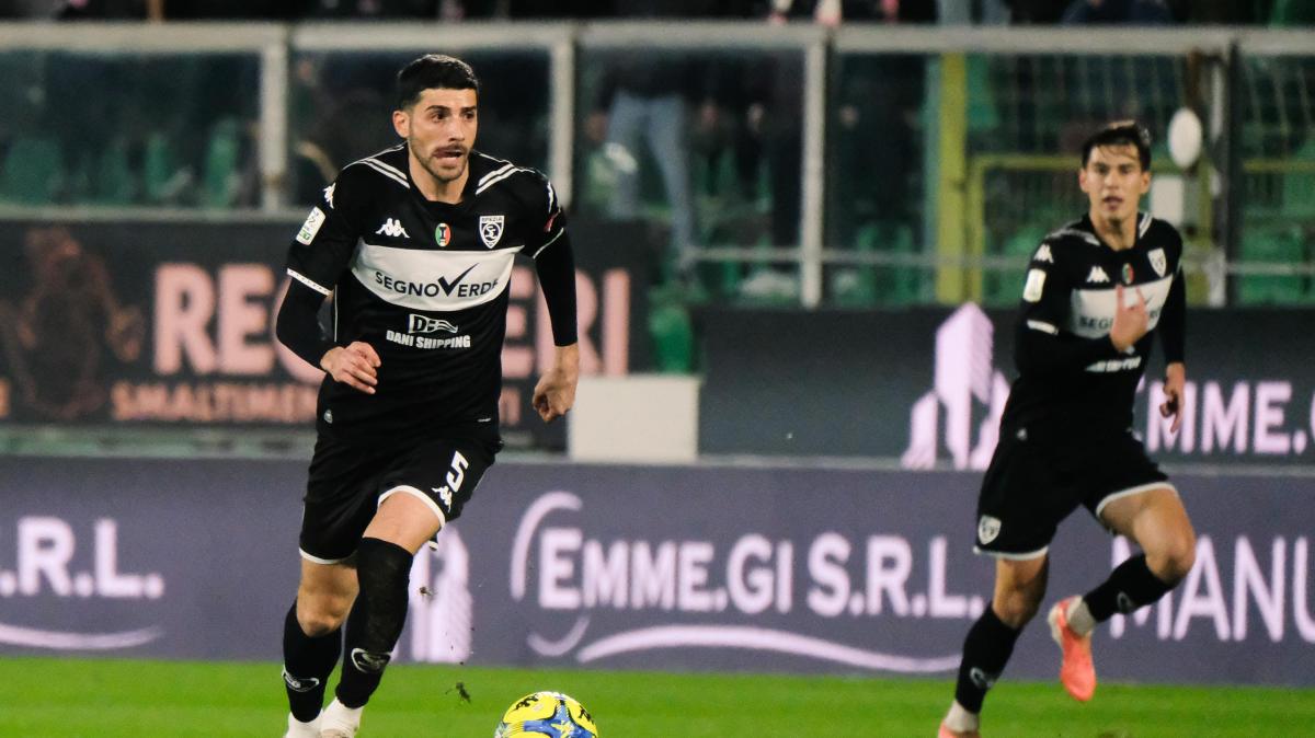 Carrarese-Spezia, ospiti in otto uomini: cos'è successo