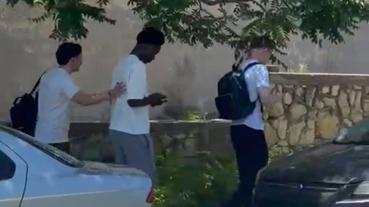 Cagliari-Akarakiri, visite mediche completate: il giocatore intanto ha salutato l'Everton | VIDEO