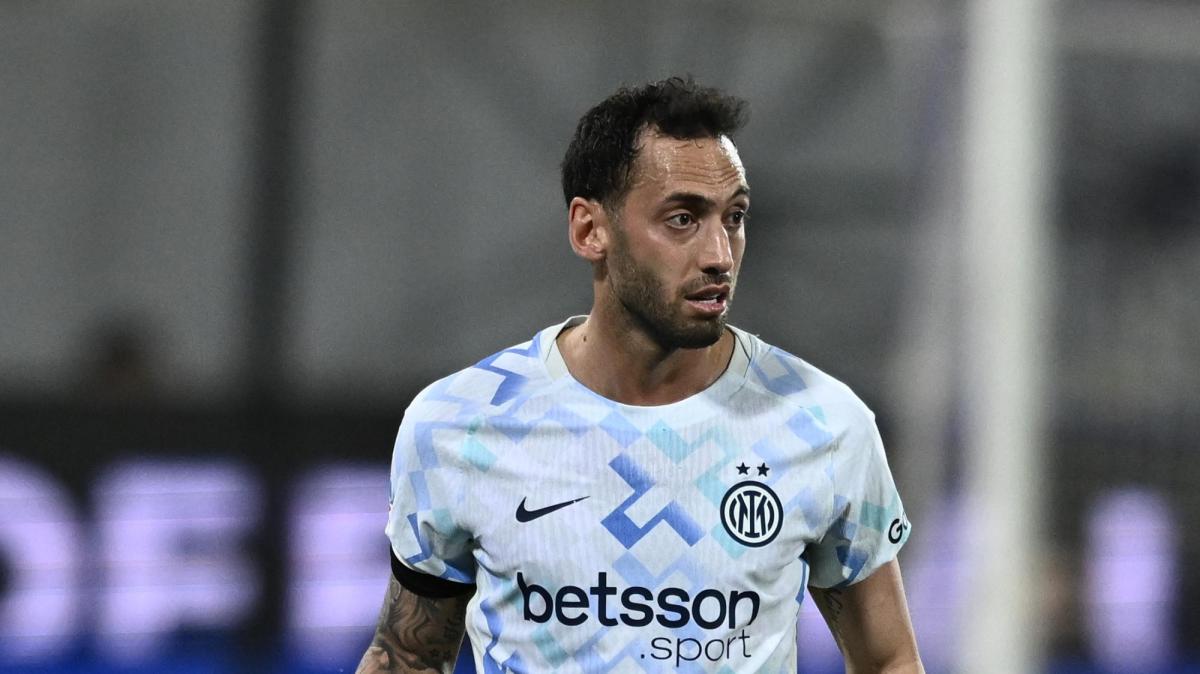 Inter, si ferma Calhanoglu. A serio rischio la sua presenza in finale di Coppa Italia