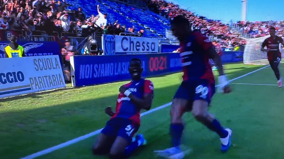 Cagliari, la prima da titolare di Paul Mendy è un sogno: doppietta all'Atalanta in 8 minuti