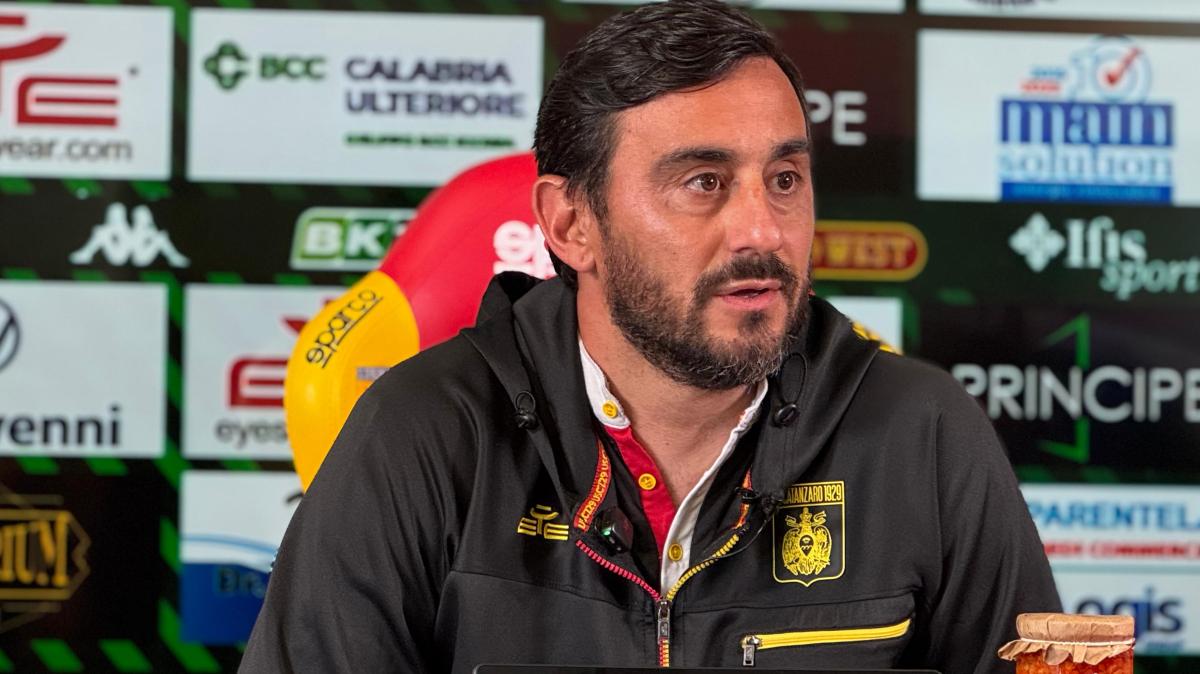 Catanzaro, Aquilani: “Finale che vale tutto. Cuore, coraggio e identità: così possiamo farcela”