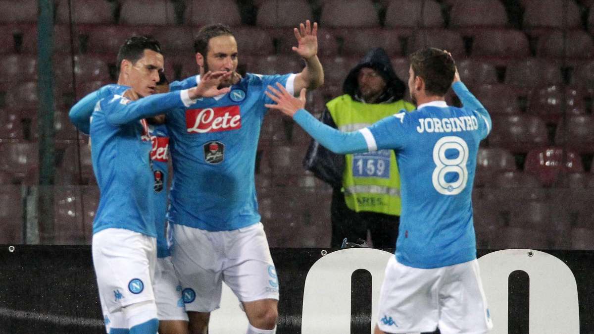 Gol, San Paolo e Higuain: la ricetta del Napoli che migliora i propri record