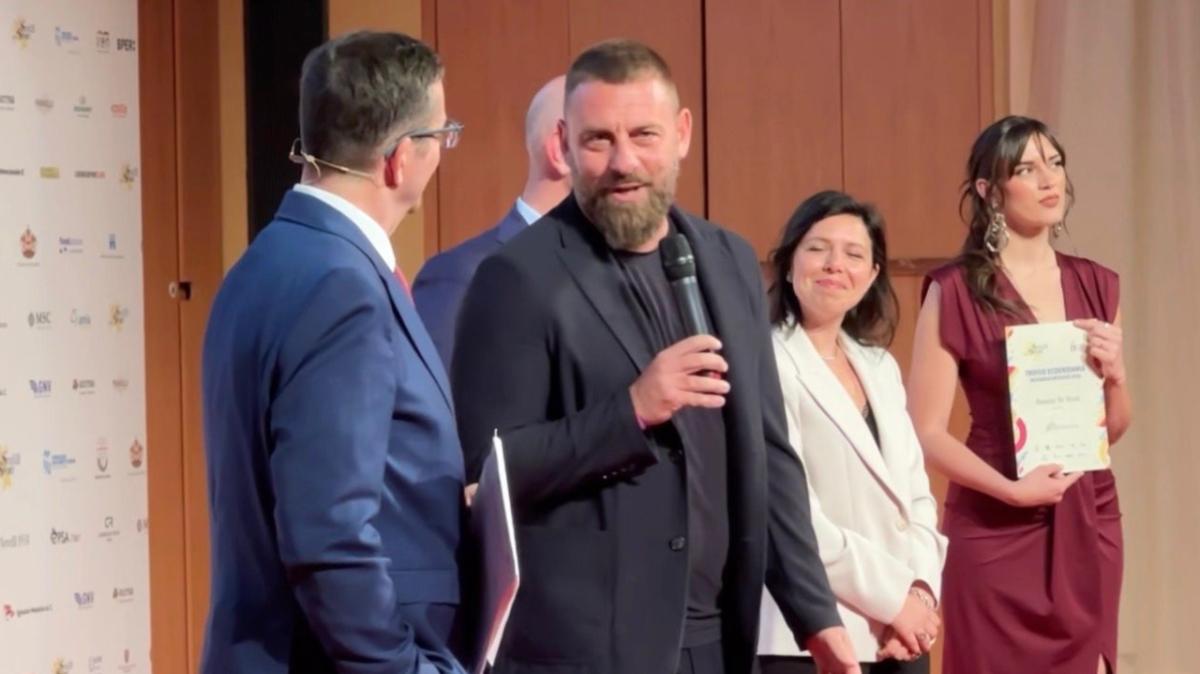 De Rossi: "Mi vedo a lungo al Genoa, spero di portarlo più in alto di dove l'ho trovato"