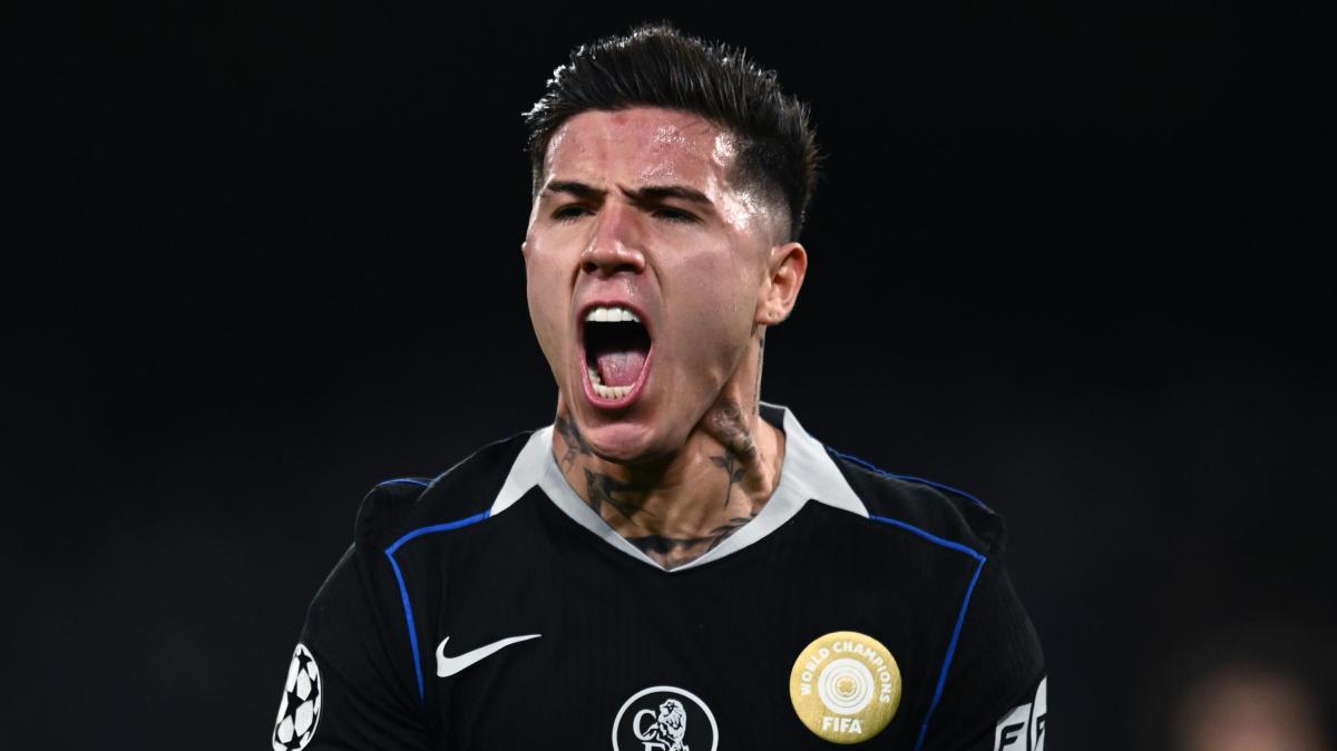 Caos Chelsea, Enzo Fernandez escluso dopo le interviste. Rosenior: "Ha superato il limite"