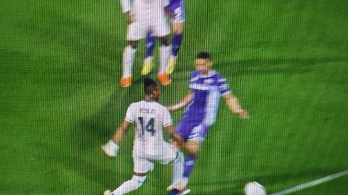 Fiorentina-Lazio, il VAR richiama Fabbri che conferma la decisione di campo: niente fallo su Noslin