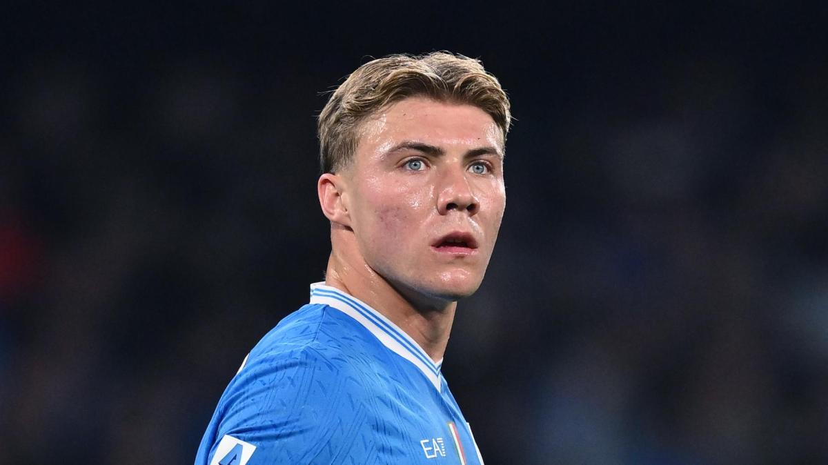 Napoli, Hojlund out contro il Milan per un virus intestinale