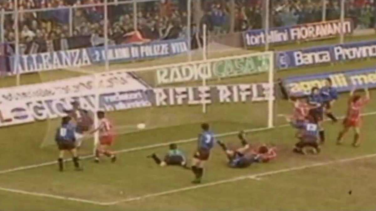 Tra Tangentopoli e Sanremo, il gol di un portiere: Rampulla goleador con