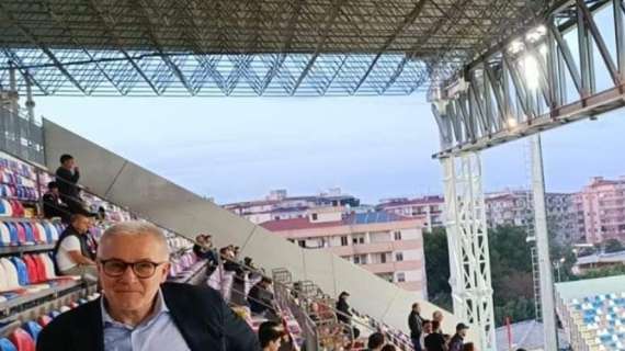 FOTO - Catanzaro, il ds Magalini assiste a Crotone-Foggia