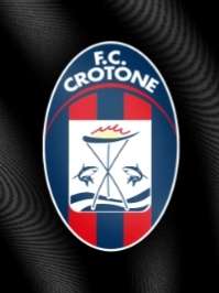 Crotone, quattro operazioni in uscita: D'Aprile al Paradiso, D'Ursi al Sorrento. Risolti i contratti di Aprea e Jurčec