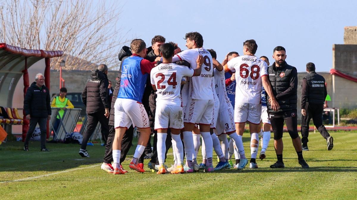 La Reggina si riscatta dal ko contro l'Acireale: battuta l'Igea Virtus 2-0