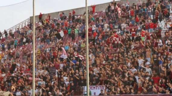 Reggina, Curva Sud: “Il vostro tempo è scaduto, la nostra passione non tramonterà mai”