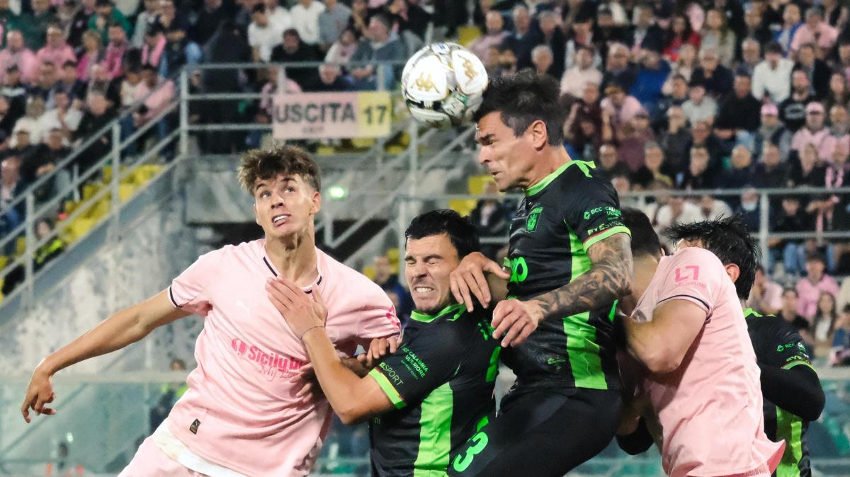 Catanzaro, il saluto di Cassandro: “Mi avete fatto vivere una favola”