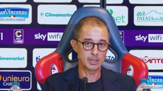 Crotone, Longo: “Dispiace, ma i ragazzi meritano solo applausi”