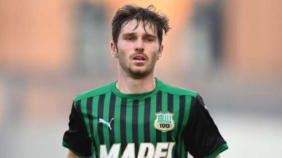 Calciomercato, è caldissima l'asse Catanzaro-Sassuolo