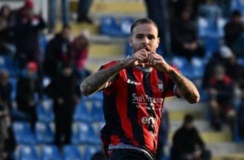 Tumminello verso il Benevento, il Crotone pensa a D'Ausilio e Cuppone