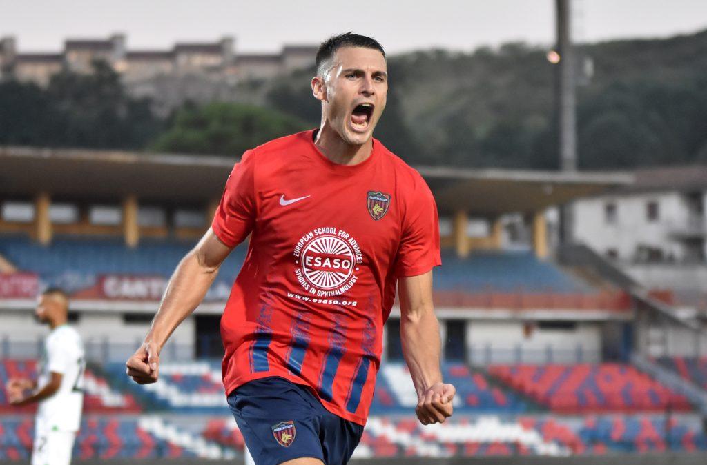 Cosenza, sospiro di sollievo: Mazzocchi già un gruppo 