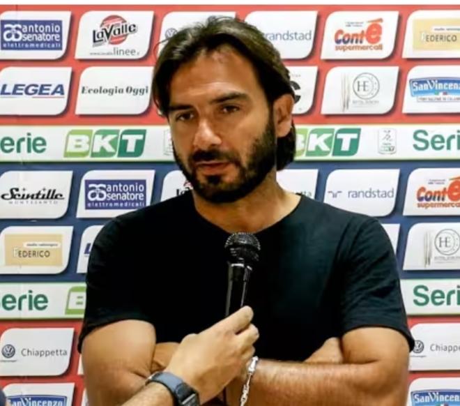 Stefano De Angelis ad Esperia TV: “Il Cosenza propone un calcio divertente, Longo destinato al salto di categoria”