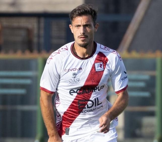 Reggina, la moglie del difensore Blondett: “Non mi risulta che mio marito abbia chiesto la rescissione del contratto”