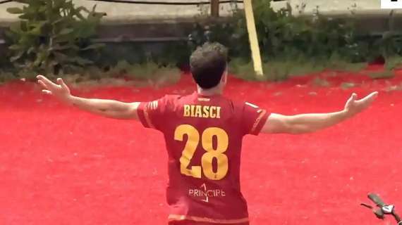 Biasci ai saluti. Un pezzo di storia del Catanzaro che cercherà di ripetersi ad Avellino