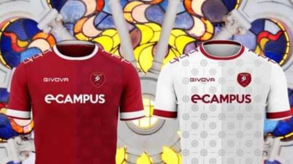 Reggina, presentate le nuove casacche per la stagione 24/25