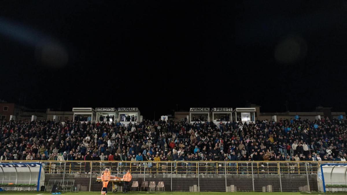 Trasferta di Gela senza tifosi amaranto: vietata la vendita ai non residenti